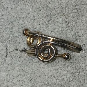 Vtg swirl ring